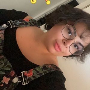 Meet your Posher, Elizabeth